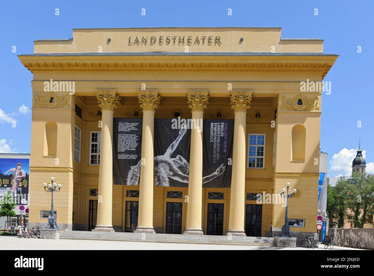 Il Landestheater edificio storico, la Città Vecchia, Innsbruck, Austria Foto Stock