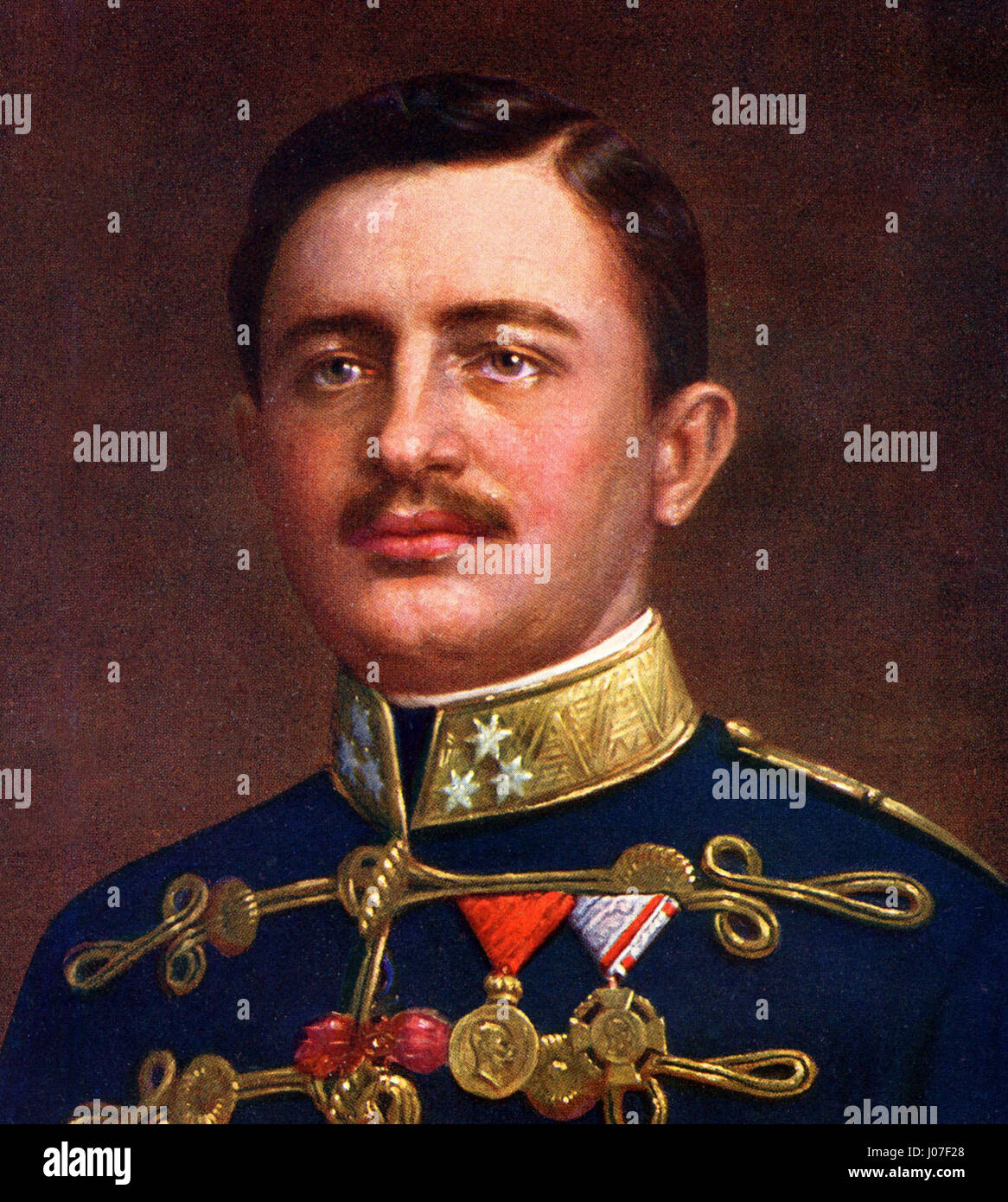 Questo ritratto del Kaiser Carlo d'Austria-Ungheria cattura il monarca in abiti regali, simboleggiando il potere e la leadership dell'Impero austro-ungarico durante il suo regno. La sua espressione riflette la dignità e la responsabilità della sua posizione. Foto Stock