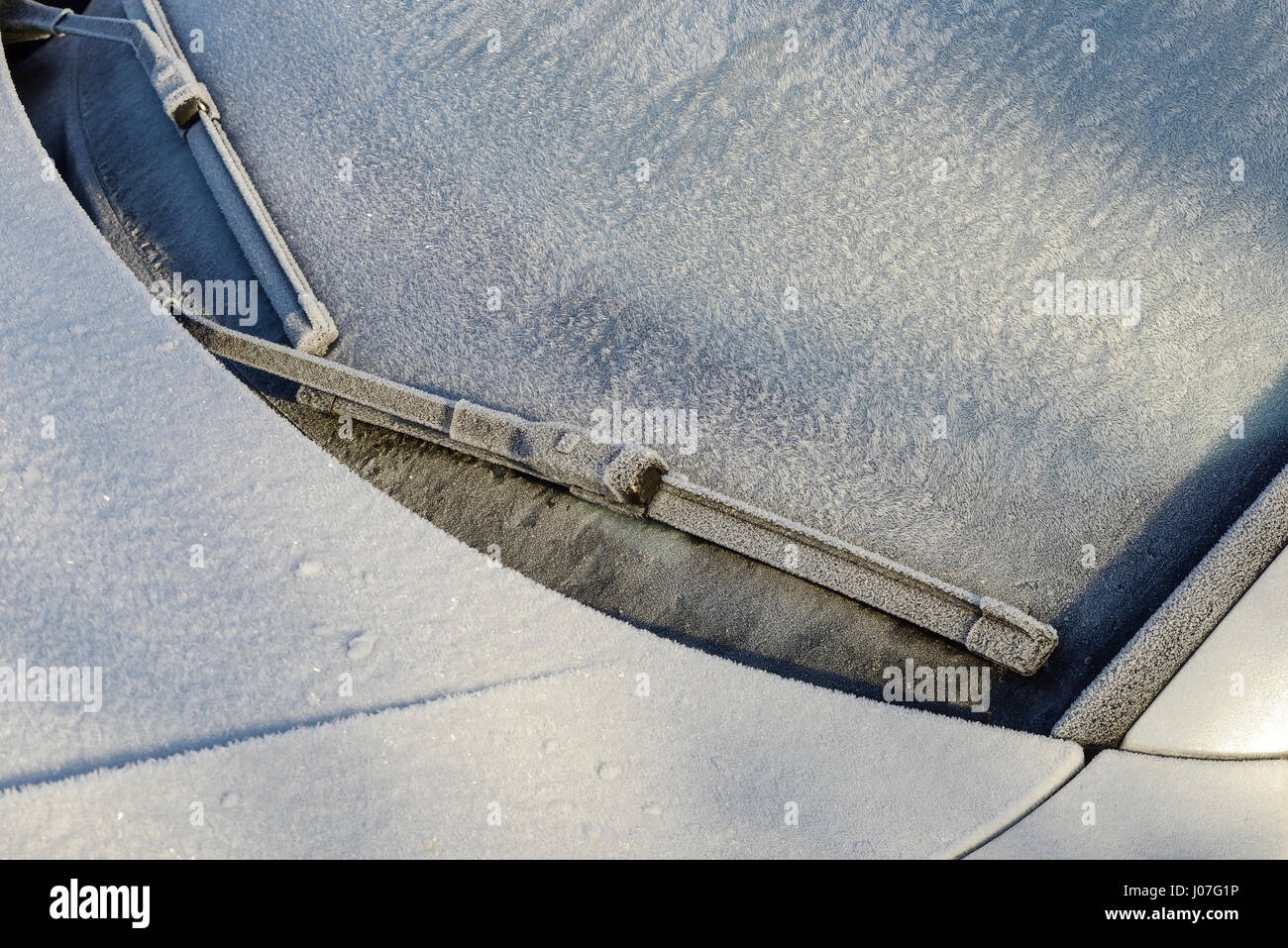 Trasformata per forte gradiente gelo su di un parabrezza di automobile Foto Stock