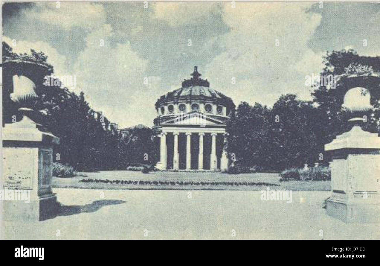 Si tratta di una cartolina storica che illustra l'Ateneul, un importante edificio in Romania, dell'anno 1936. Probabilmente mostra l'architettura iconica dell'edificio Ateneul a Bucarest. Foto Stock