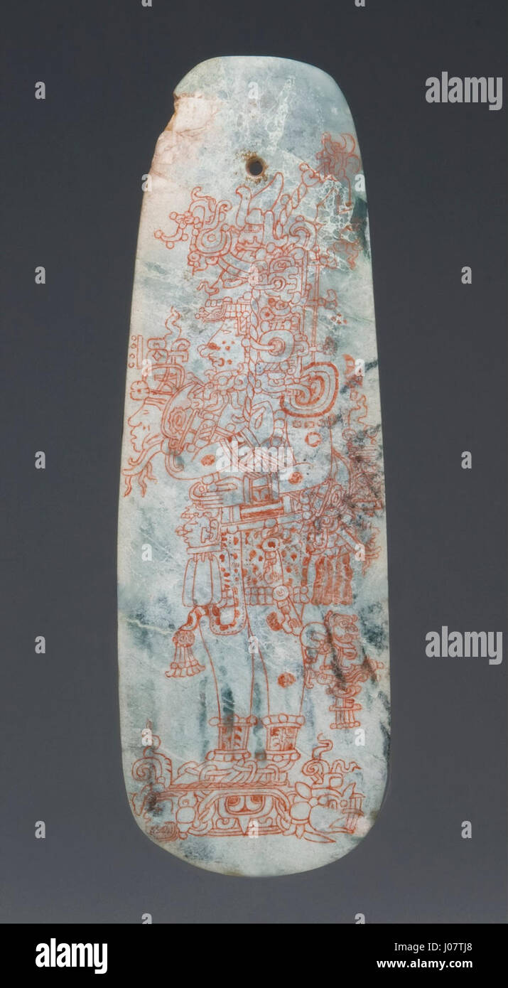 Un ornamento della cintura reale Maya, probabilmente proveniente dal Guatemala, risalente al primo periodo classico (250–600 d.C.). L'ornamento riflette l'intricata maestria artigianale e il significato simbolico della cultura d'élite Maya. Foto Stock