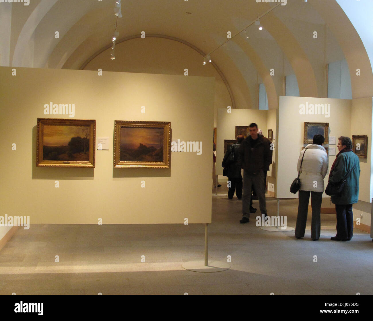 Monastero di San Giorgio (Kloster sv. Jiří) gli spazi espositivi mostrano la bellezza architettonica e il significato storico del monastero. Situato a Praga, è un ottimo esempio di architettura romanica, con mostre moderne che si tengono nelle sue gallerie. Foto Stock