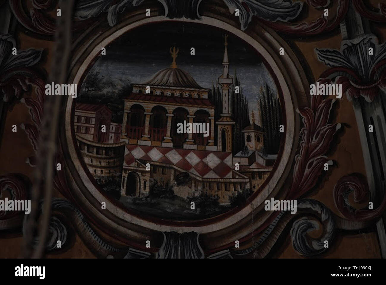 "Sarena Dzamija vnatresnost" si riferisce probabilmente a un'opera d'arte che ritrae l'interno di una moschea (Džamija) in uno stile vivace e intricato. Il pezzo potrebbe catturare gli aspetti architettonici e religiosi ornati dell'interno della moschea, sottolineando le tradizioni artistiche islamiche. Foto Stock