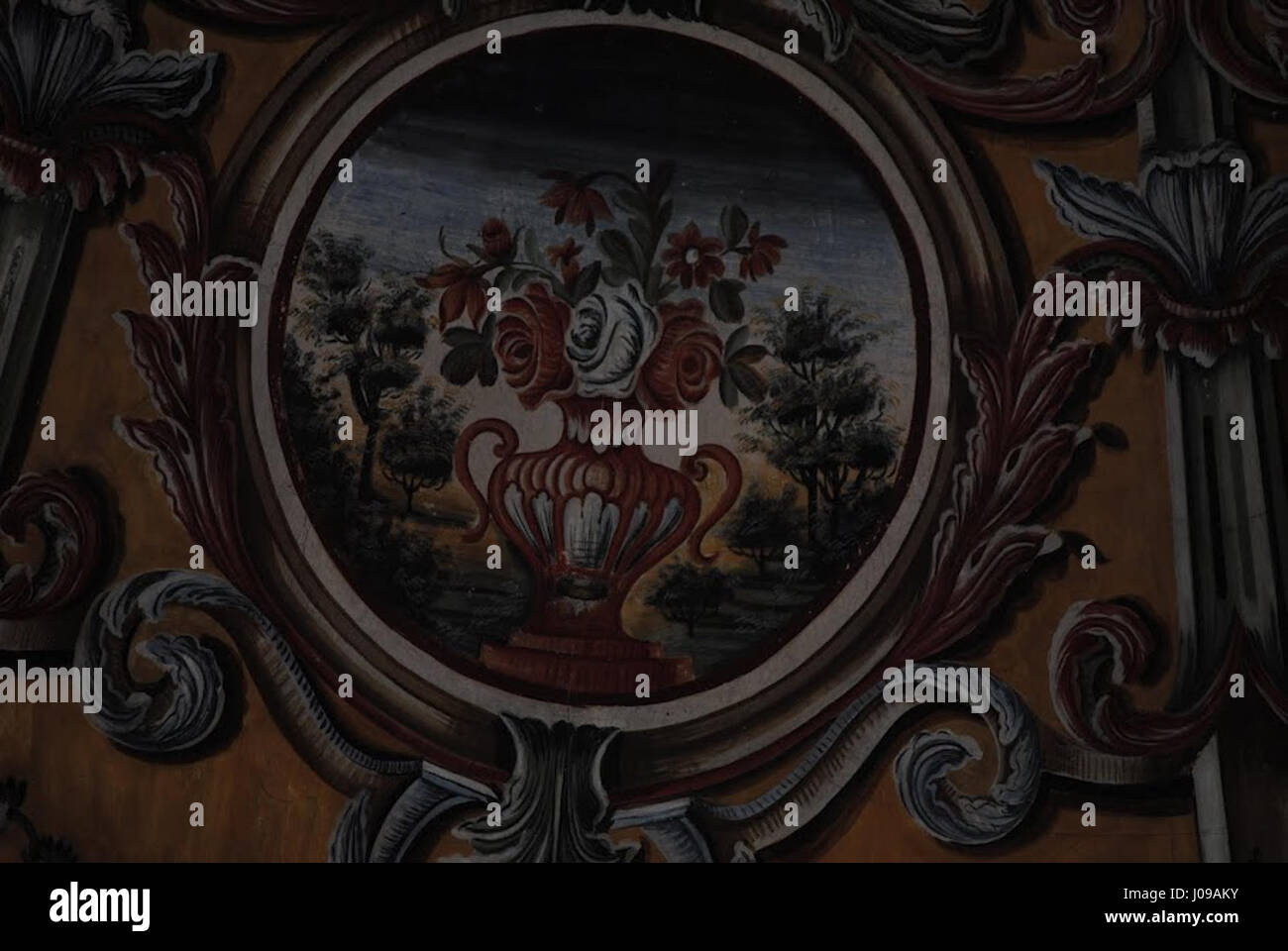 Questo titolo si riferisce all'interno di Sarena Dzamija, una moschea nota per la sua bellezza architettonica e il suo significato culturale, con disegni intricati e simboli religiosi. Foto Stock