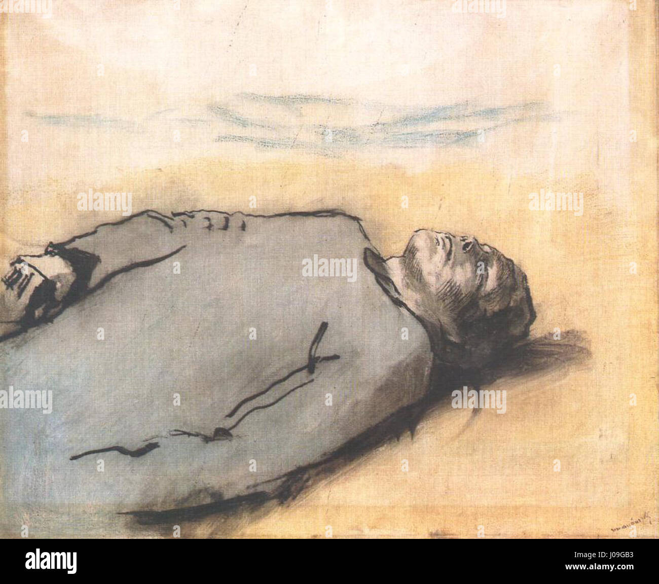 "Fallen Russian Soldier" di László Mednyánszky cattura la tragica morte di un soldato durante la prima guerra mondiale. Il dipinto si concentra sul costo umano della guerra, riflettendo l'atmosfera cupa e la devastazione causata dal conflitto. Foto Stock