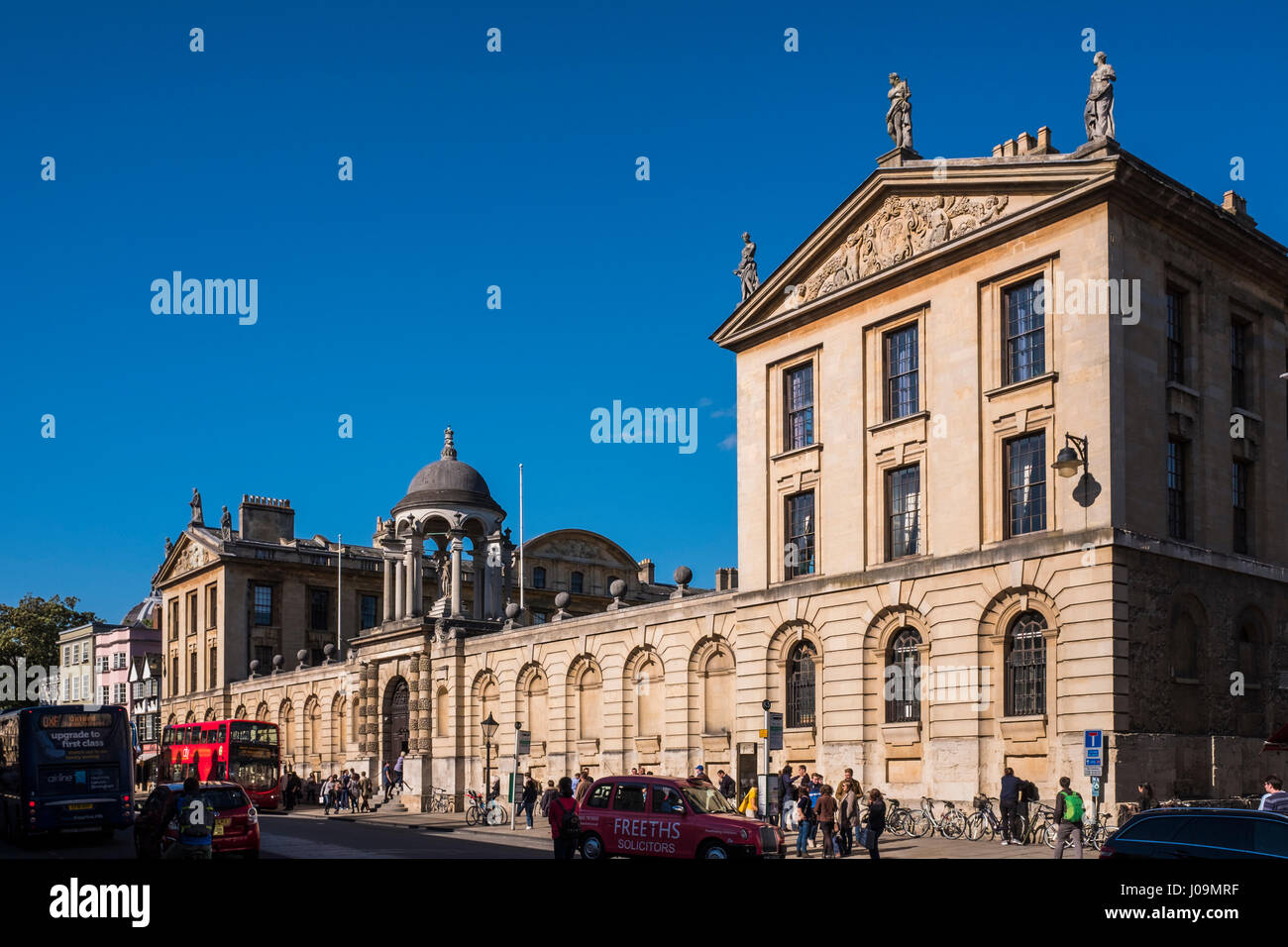 Oxford è una città conosciuta in tutto il mondo come la casa dell'Università di Oxford, la più antica università del mondo di lingua inglese. Inghilterra, Regno Unito Foto Stock