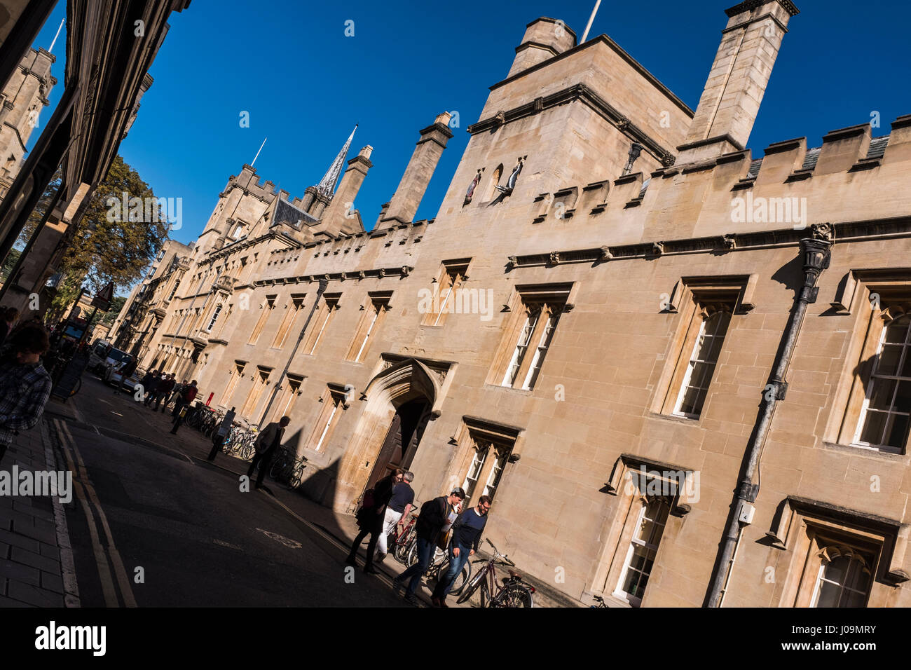 Oxford è una città conosciuta in tutto il mondo come la casa dell'Università di Oxford, la più antica università del mondo di lingua inglese. Inghilterra, Regno Unito Foto Stock