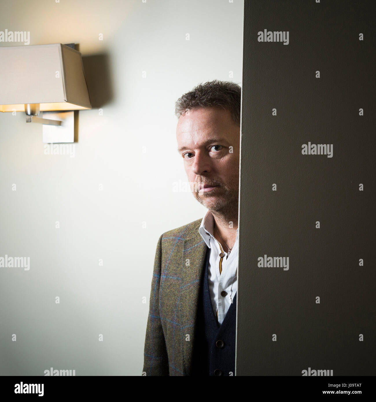 Ritratto di S. K. (S. K) Tremayne (nome della penna di Sean Thomas, giornalista) (aka Tom Knox) 09/03/2017 ©Philippe MATSAS Foto Stock