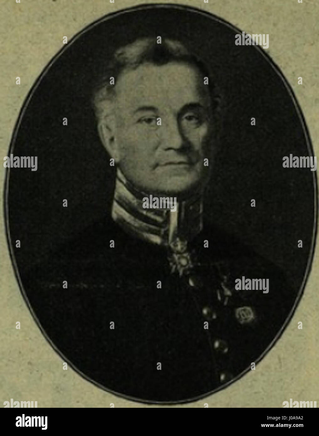 Questo titolo sembra essere in cirillico e richiede una traduzione. Il riferimento a Friedrich Nietzsche e il risveglio dell'uomo sul palco suggerisce un'esplorazione tematica delle idee filosofiche di Nietzsche, forse legate all'esistenzialismo o al concetto di trasformazione individuale. Foto Stock
