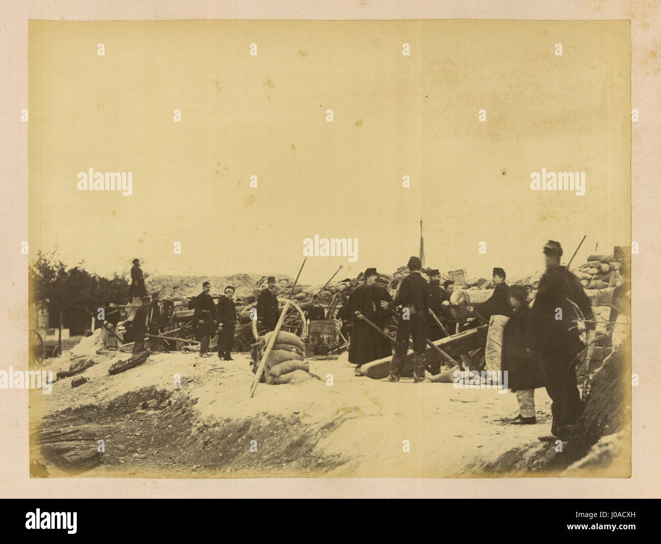 La rappresentazione di porte Maillot, che mostra la grande batteria il 14 maggio 1871, alle 5:30 DEL MATTINO, cattura l'intensità della guerra franco-prussiana. La scena evidenzia i bombardamenti da Mont Valérien durante il conflitto. Foto Stock