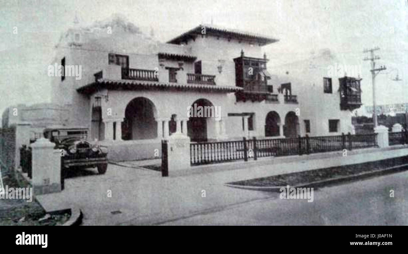 Germán Aguirre Ugarte e Pedro Recavarren Cisneros furono figure importanti nella storia peruviana, riconosciute per il loro contributo alla politica e alla società. Il loro lavoro all'inizio del XX secolo ha contribuito a plasmare il paesaggio politico del Perù, ciascuno dei quali ha contribuito alla governance e alla struttura sociale del paese. Foto Stock