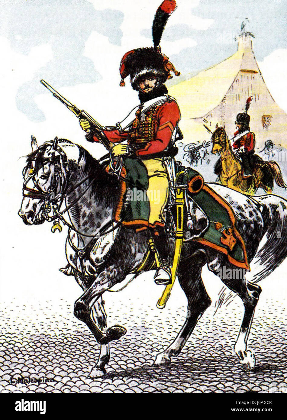Questa opera raffigura un cavaliere francese al servizio del periodo 1805, che indossa l'uniforme formale del "Chasseur à cheval" (cacciatore di cavalli) dell'esercito francese. Il dipinto mette in mostra l'abbigliamento militare dettagliato, con la sua caratteristica livrea rossa e verde, mettendo in risalto l'uniformità e la disciplina dei militari napoleonici. Foto Stock