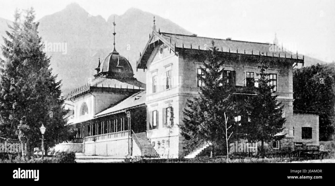 "Kčpelnì dom T. Lomnica" si riferisce a un edificio storico, noto come la casa termale nella città di T. Lomnica, che cattura il suo stile architettonico e il suo significato culturale nella regione. Foto Stock