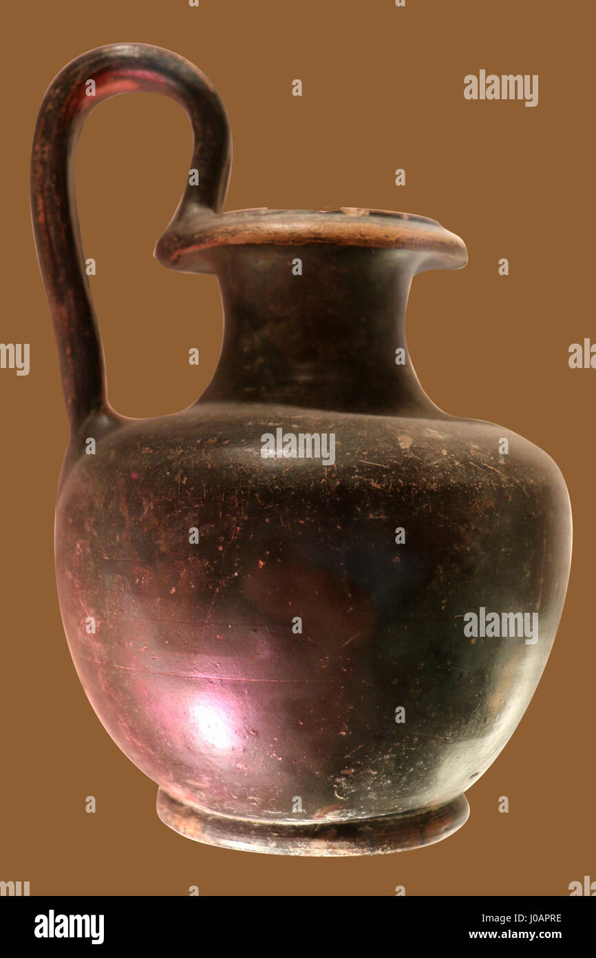 Questo titolo sembra riferirsi a un pezzo ospitato al Musée Lapidaire di Avignone, caratterizzato da un boccaglio arrotondato o oggetto di significato storico o artistico in pietra o scultura. Foto Stock