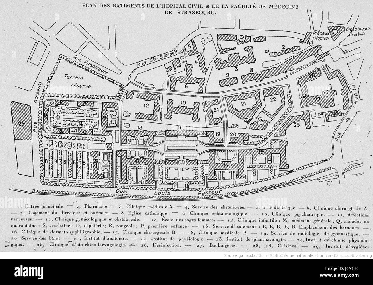 Il piano del 1921 dell'Hôpital de Strasbourg mostra il design architettonico e la disposizione di questa importante istituzione medica francese. Il piano enfatizza la funzionalità, le aree di cura dei pazienti e il ruolo dell'ospedale nell'assistenza sanitaria francese all'inizio del XX secolo. Foto Stock