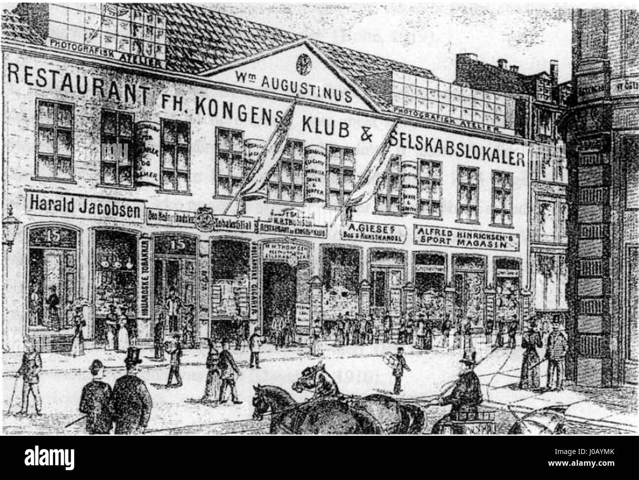 "Östergade 15 (1890)" è un dipinto di una scena di strada a Copenaghen, Danimarca, della fine del XIX secolo. Le opere d'arte catturano l'atmosfera vivace e la vita urbana del tempo, con particolare attenzione all'architettura della strada e ai pedoni affollati. Foto Stock