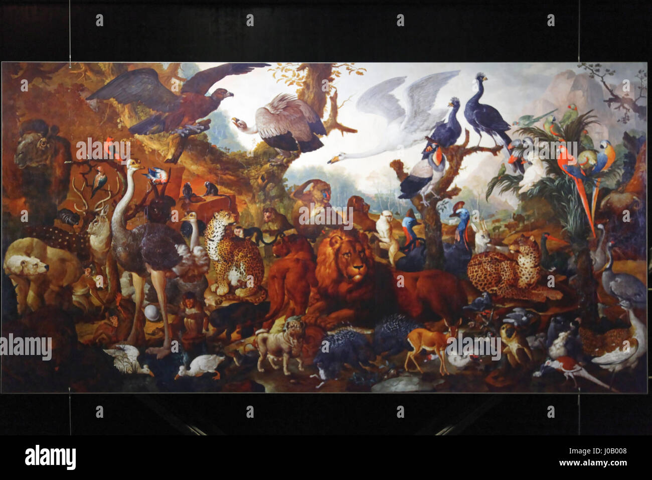 «Der schöne Schein» al Gasometer di Oberhausen è una mostra che mette in evidenza la bellezza della luce e della percezione. Questa installazione di arte moderna esplora l'interazione tra luce e struttura, creando un'esperienza visiva coinvolgente e accattivante per gli spettatori. Foto Stock