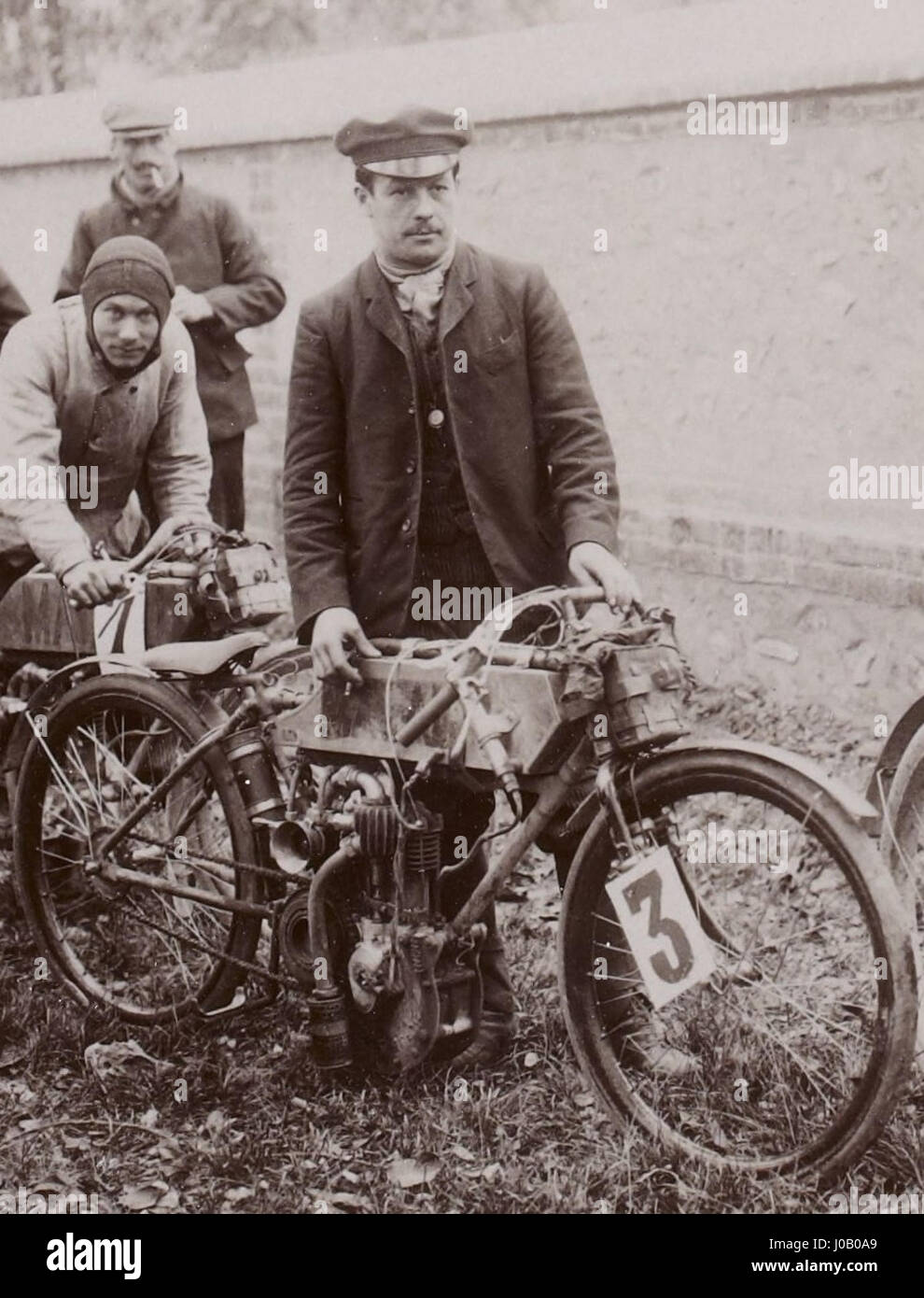Giuseppe Collomb vainqueur sur Magali de la catégorie Motocyclettes E28593 de litro, à la Côte de Gaillon 1904 Foto Stock