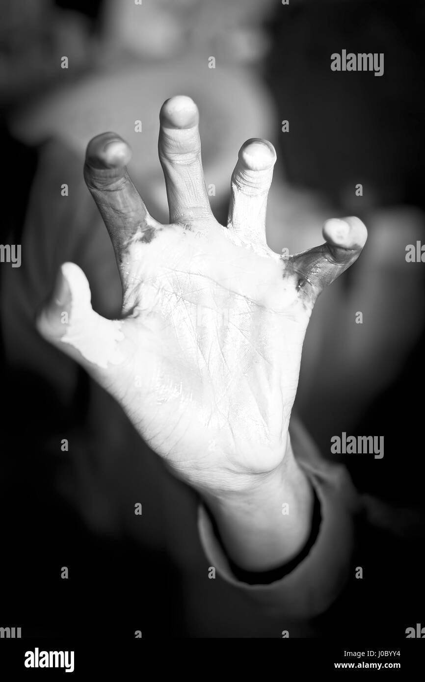 Dipinto di mani, colorato e divertente. Creativo, divertente e mezzi artistici felice! Foto Stock