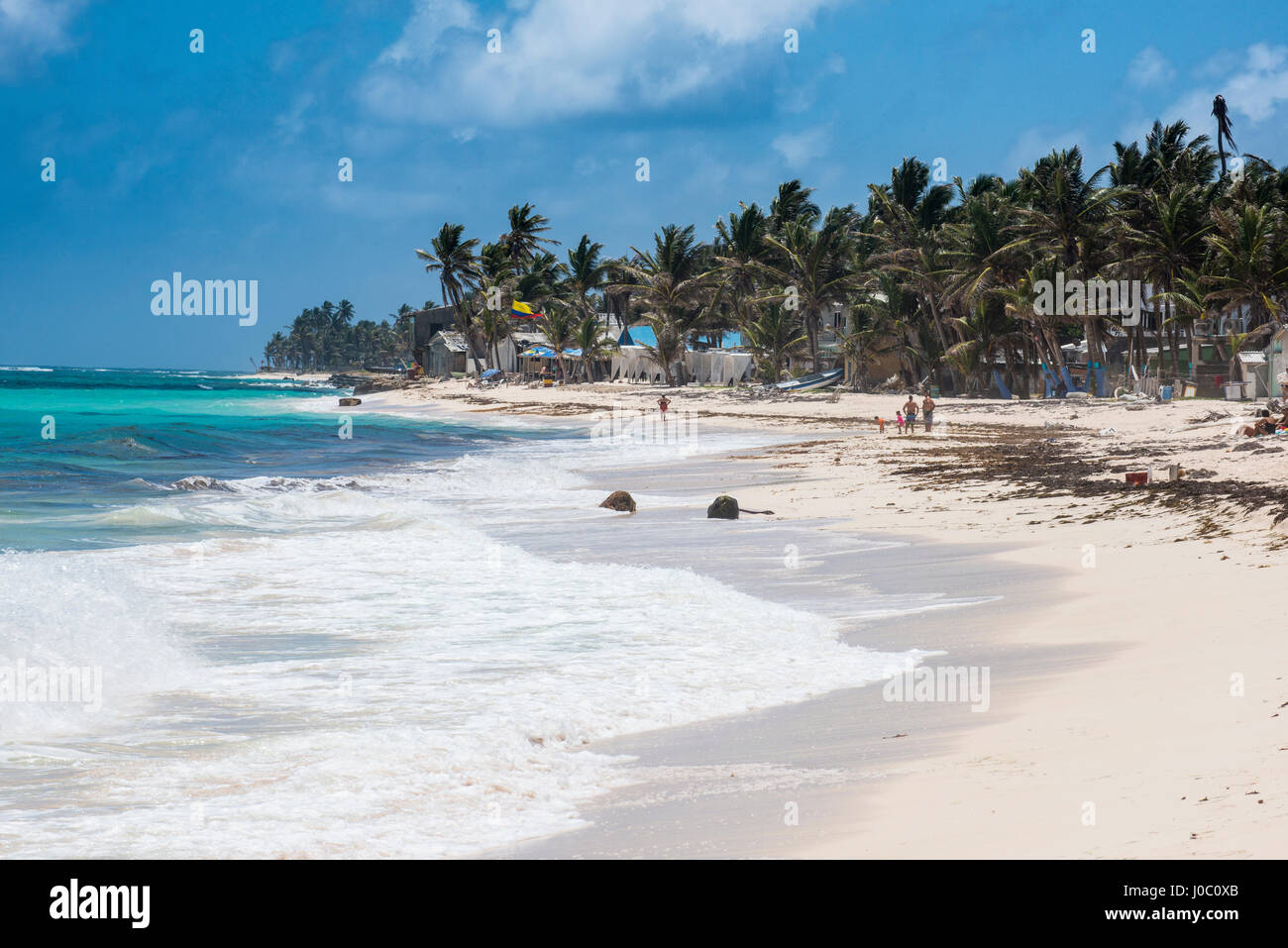 Spiaggia di sabbia bianca di San Andres, Mar dei caraibi, colombia Foto Stock