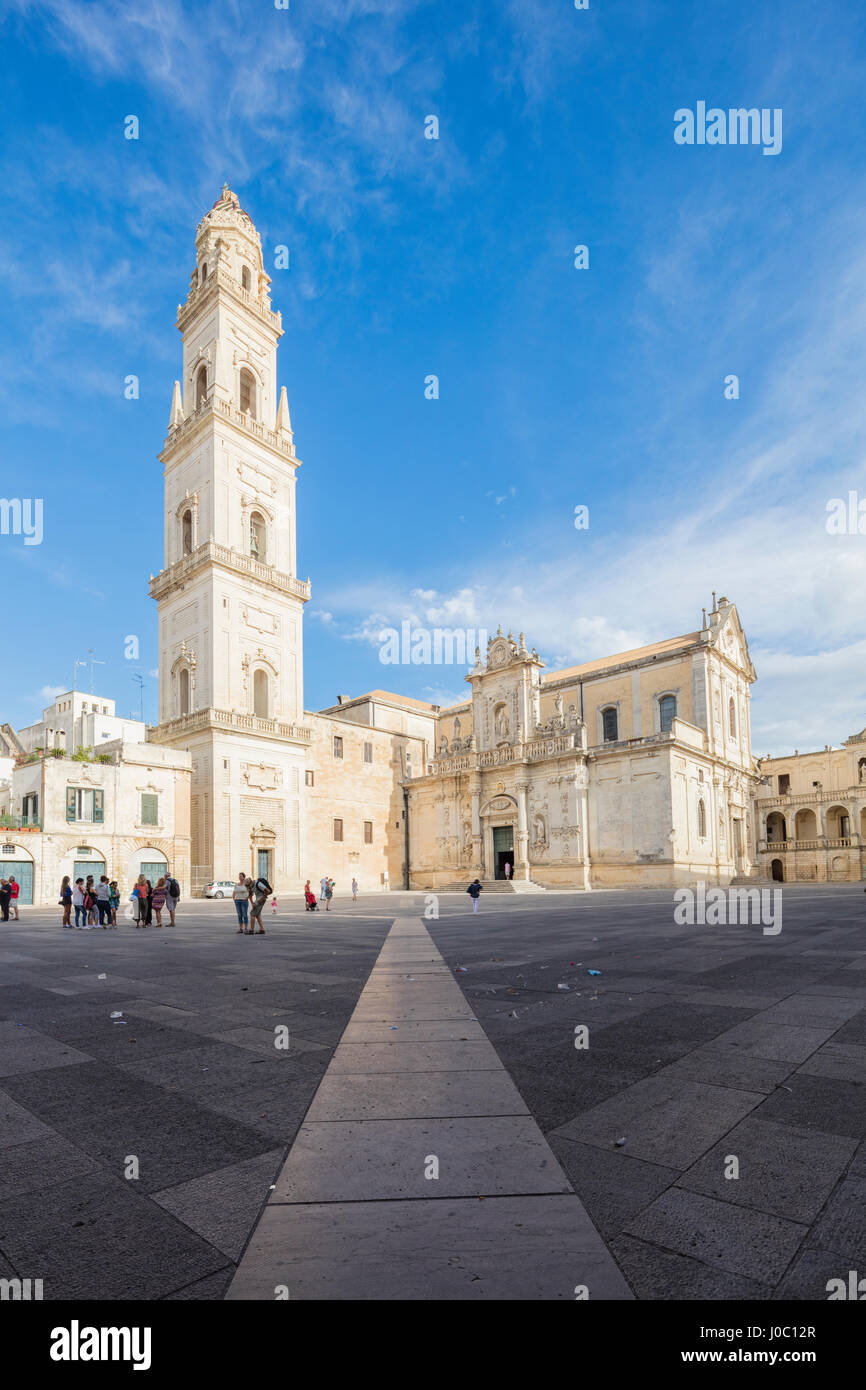 Lo stile Barocco di Lecce antica cattedrale nel centro storico di Lecce, Puglia, Italia Foto Stock