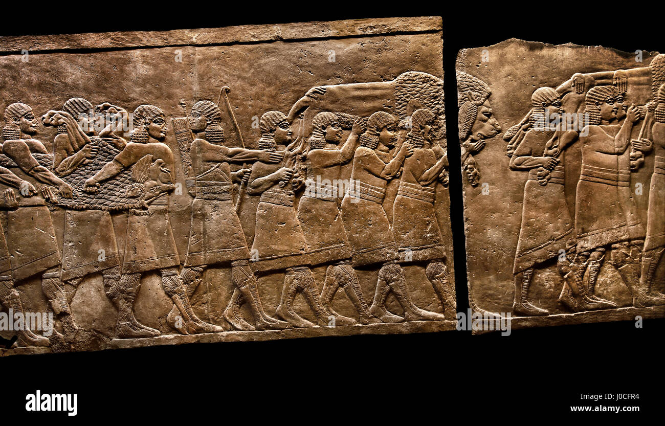 Re Assurbanipal - Ritorno da Lion la caccia al Palazzo Nord di Ninive 645-635 BC Mesopotamia Iraq Assiria ( Re Assurbanipal o Ashshurbanipal, figlio di Esarhaddon e l'ultimo forte re dell'Impero Neo-Assyrian (934-609 BC ) dettaglio Foto Stock