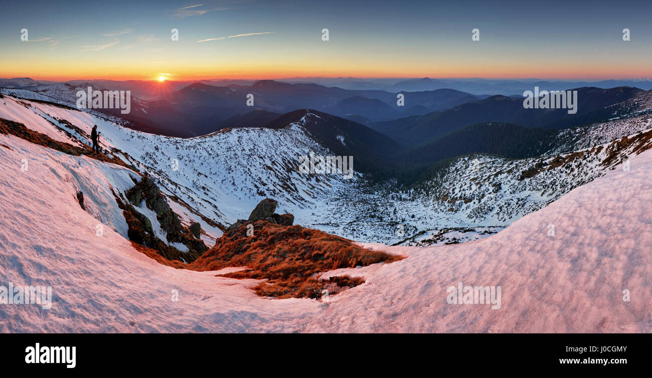Paesaggio di montagna a primavera - inverno in Slovacchia, Bassi Tatra panorama Foto Stock