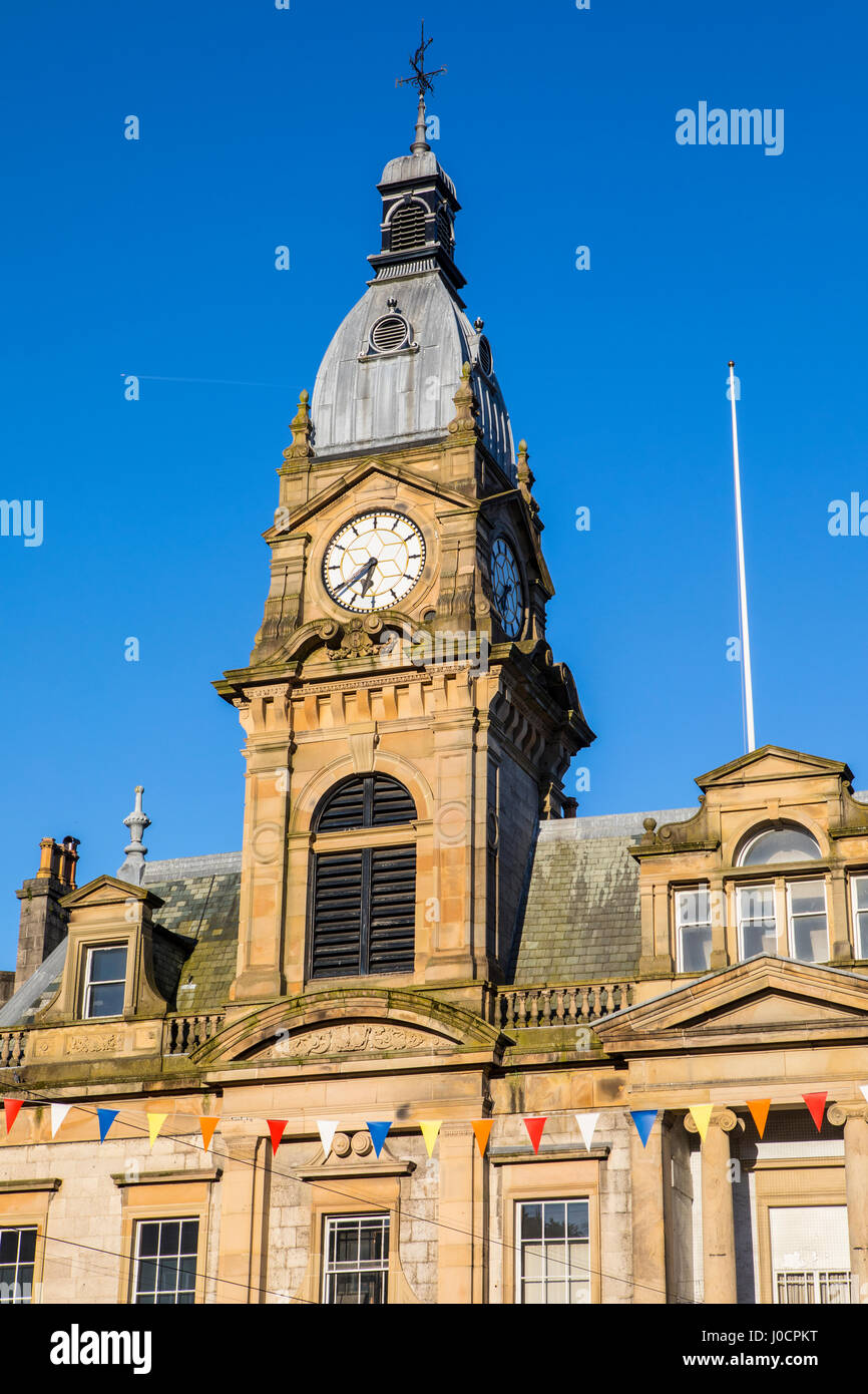 Una vista della magnifica architettura di Kendal Town Hall nella storica cittadina di Kendal Cumbria, Regno Unito. Foto Stock