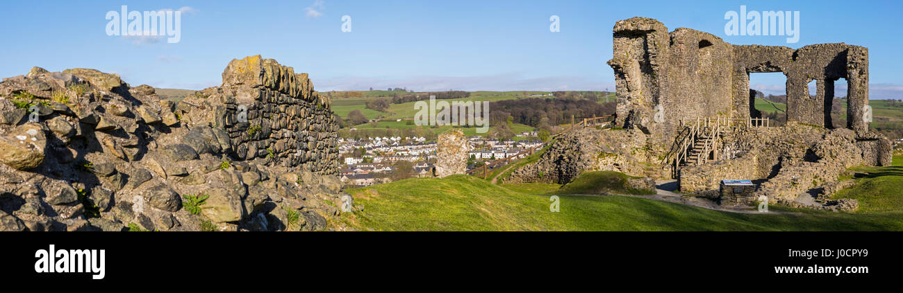 Una vista delle rovine di Kendal Castle in Cumbria, nel Regno Unito. Foto Stock