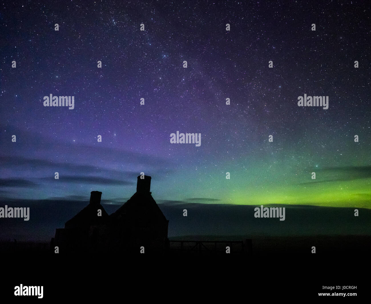 Aurora Boreale dietro Moine House, vicino a Tongue, Sutherland, Scozia Foto Stock