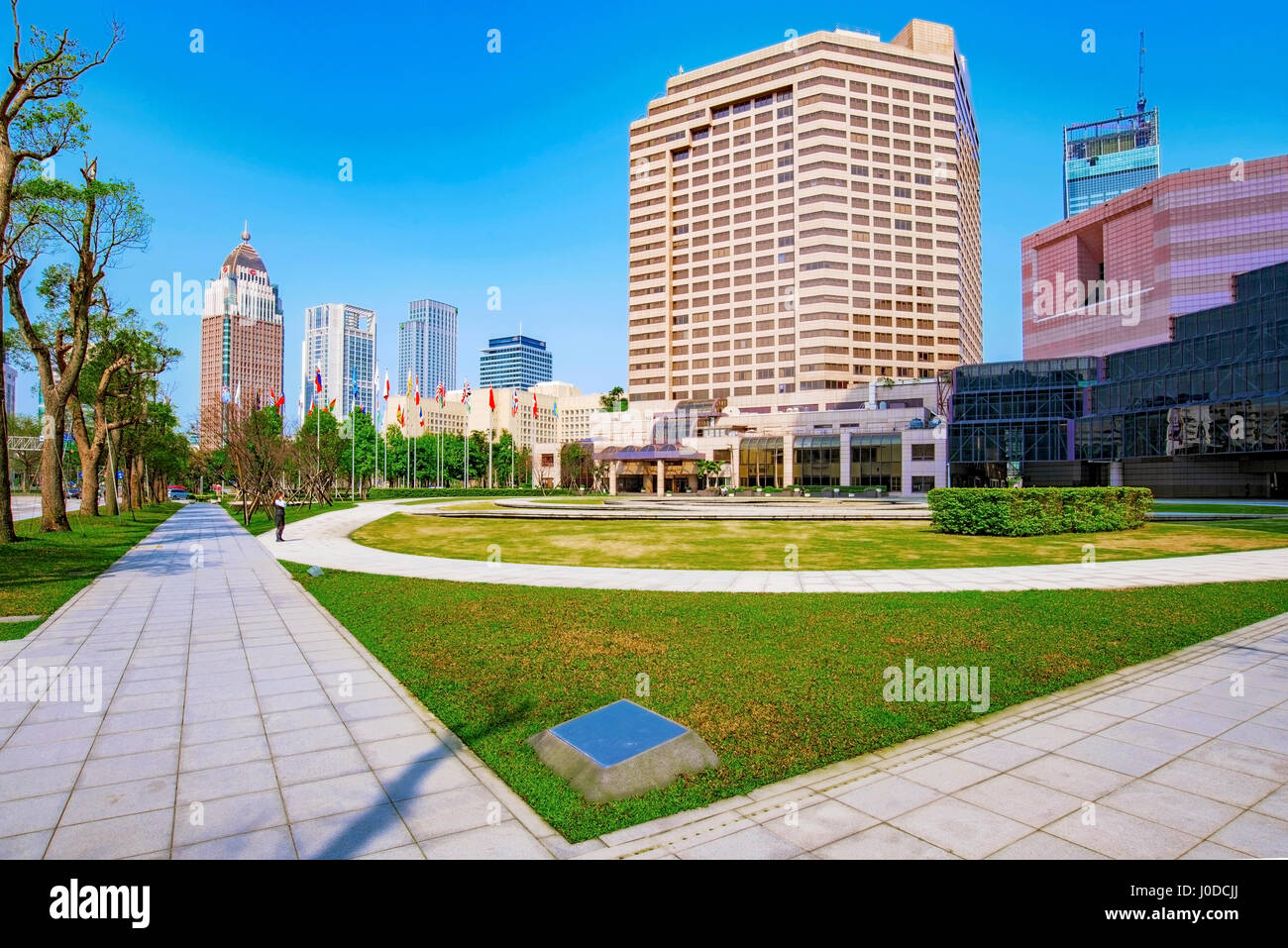 TAIPEI, Taiwan - 28 Marzo: Architettura di Xinyi distretto finanziario al di fuori del World Trade Center building a Taipei il 28 marzo 2017 in Taipei Foto Stock