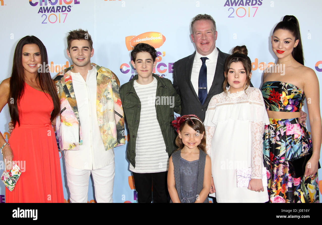 Nickelodeon's 2017 Kids Choice Awards - Gli arrivi con: Rosa Blasi, il cast di 'L'Thundermans' dove: Los Angeles, California, Stati Uniti quando: 12 Mar 2017 Foto Stock