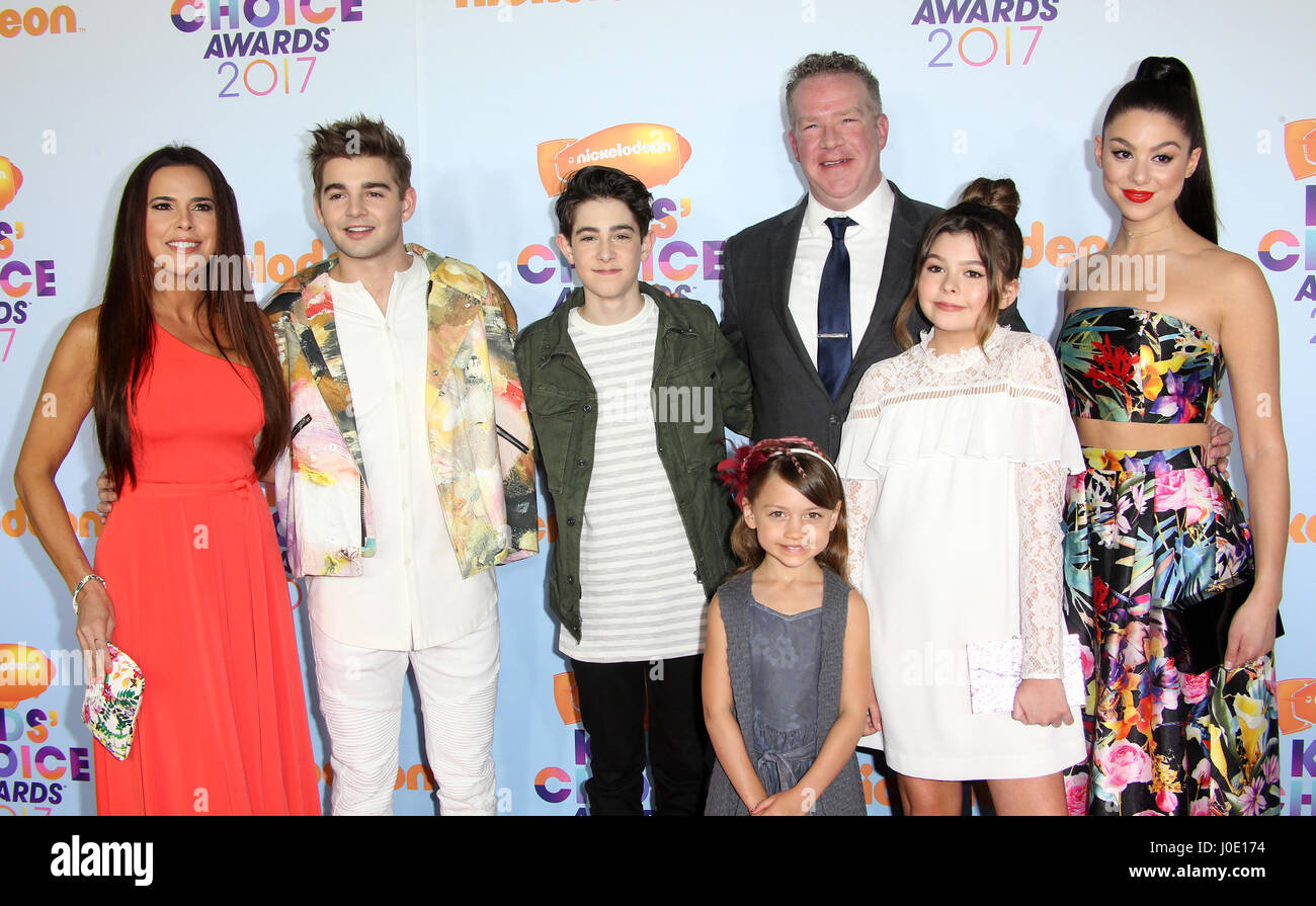 Nickelodeon's 2017 Kids Choice Awards - Gli arrivi con: Rosa Blasi, il cast di 'L'Thundermans' dove: Los Angeles, California, Stati Uniti quando: 12 Mar 2017 Foto Stock