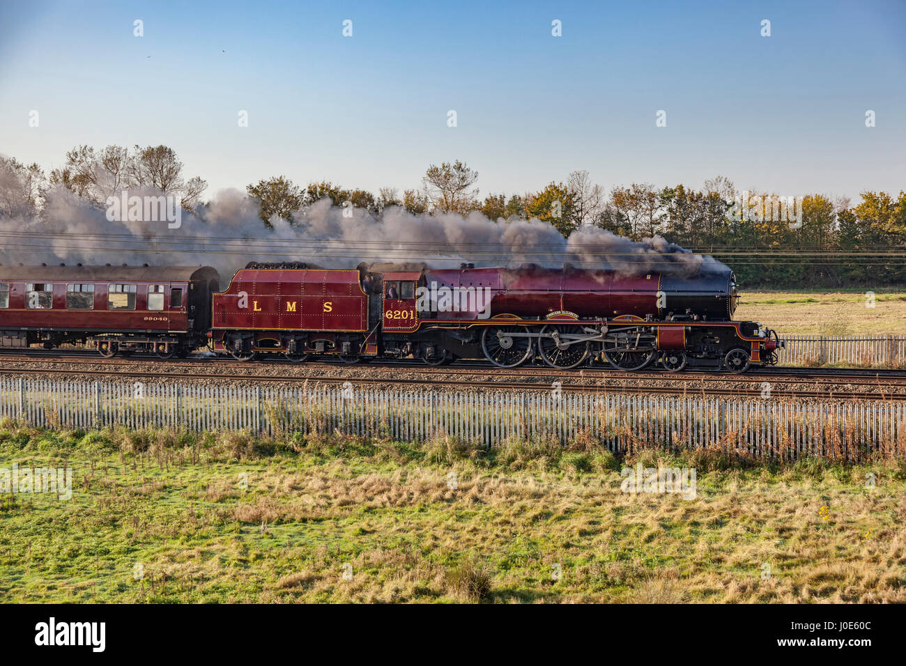 LMS Princess classe 8P 4-6-0 n. 46201 Principessa Elisabetta tira la Royal Scot alla giunzione Winwick Ott 15 2011 Foto Stock