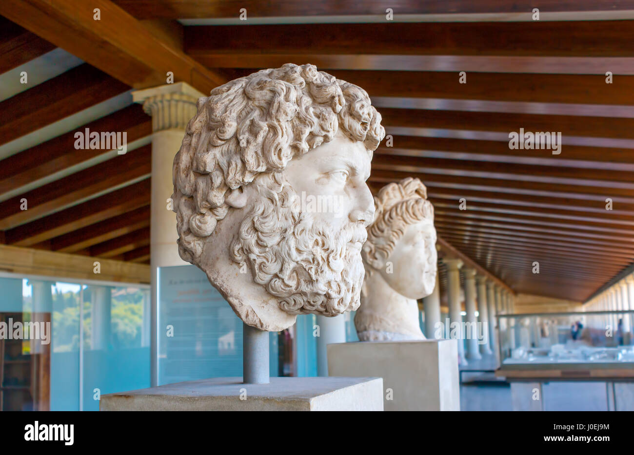 ATHENS, Grecia - 12 ottobre 2013: Agora museum situato in Stoa di Attalos e vanta un gran numero di sculture antiche e busti, il 12 ottobre a Foto Stock