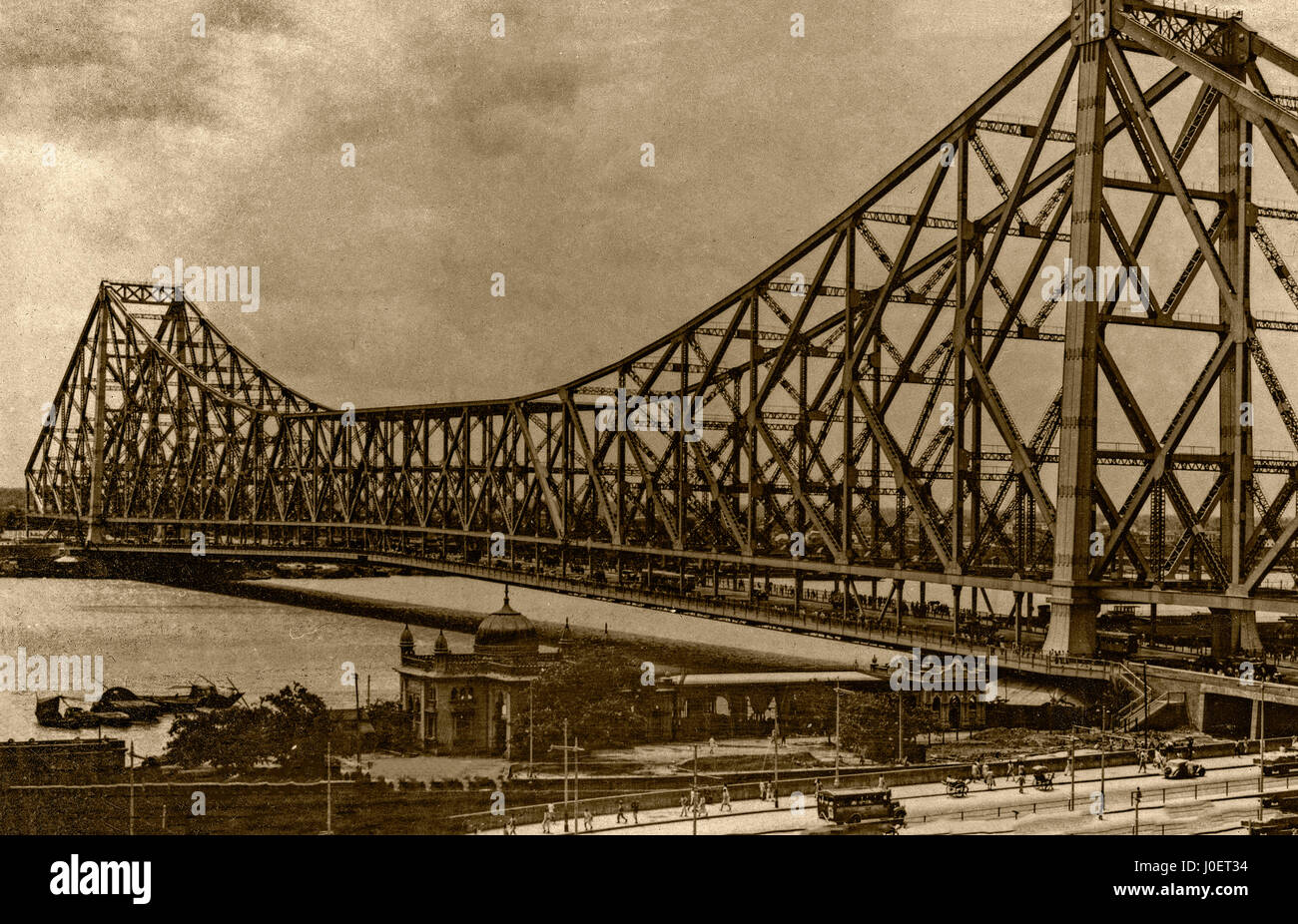 Immagine vintage del 1900s di Howrah Bridge, ponte a sbalzo, Calcutta, Kolkata, Bengala Occidentale, India, Asia, 1943 Foto Stock