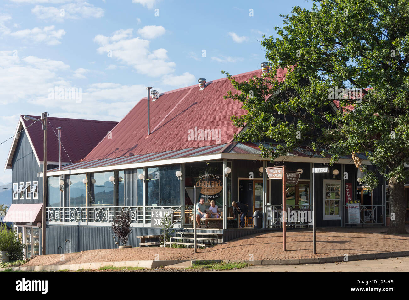 Highland Coffee Shop e Galleria d'arte sulla piazza, Main Street, Clarens, Libero Stato Provincia, Sud Africa Foto Stock