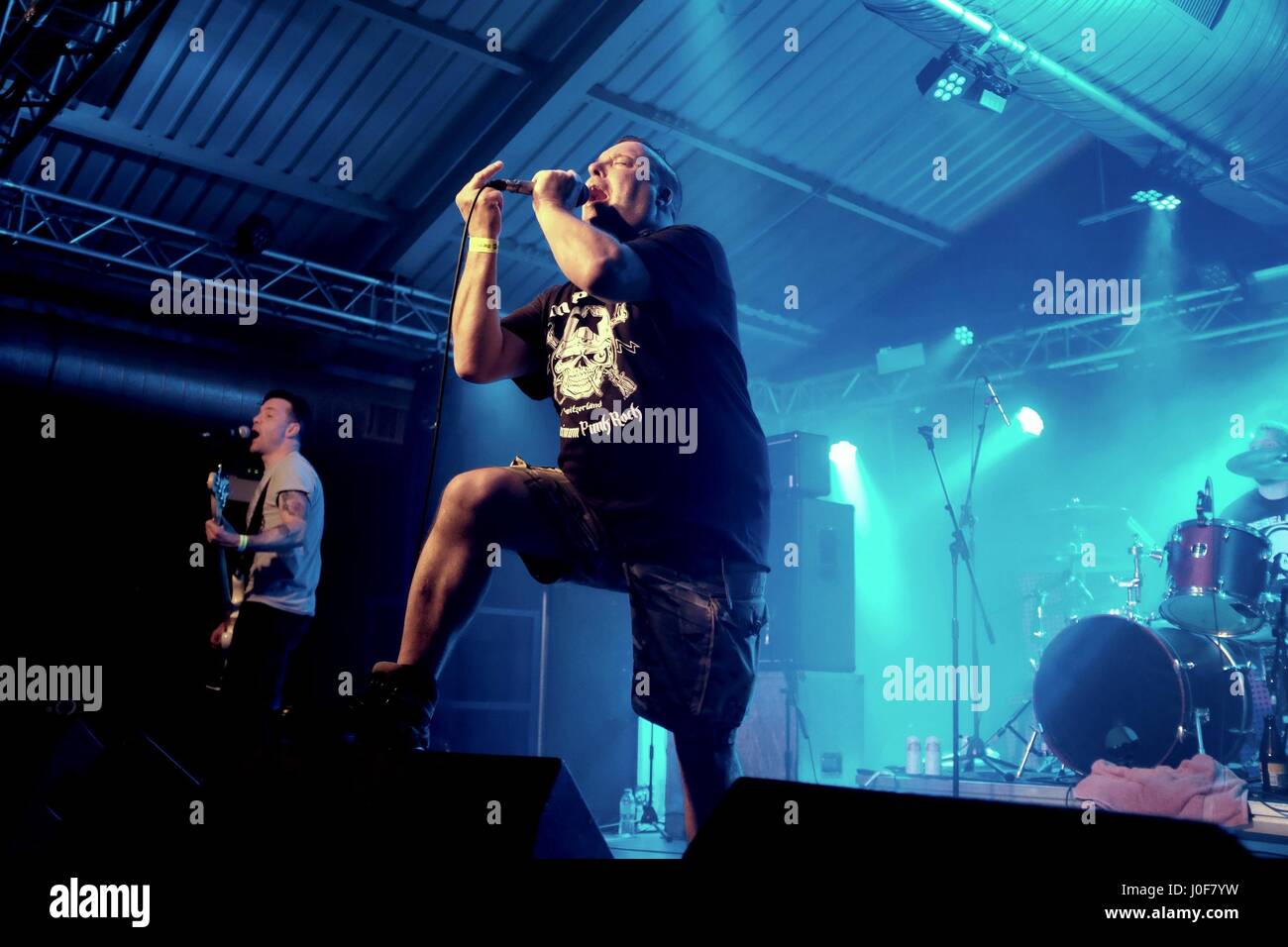 Peter Bywaters eseguendo con British punk band Pietro e il tubo di prova i neonati Foto Stock