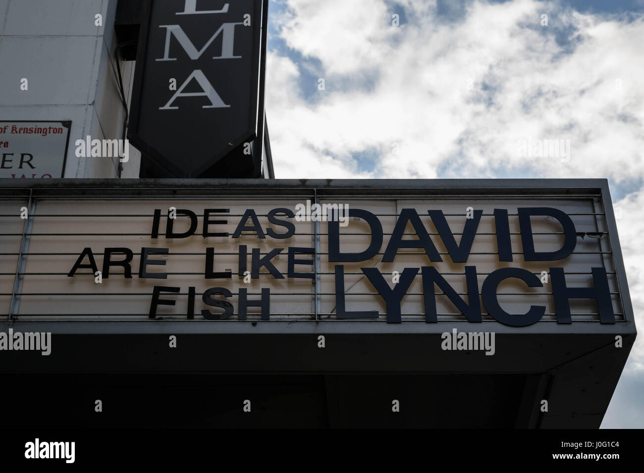 "Le idee sono come dei pesci" Citazione da un film del regista David Lynch visto in un cinema di Kensington, London, Regno Unito. Foto Stock
