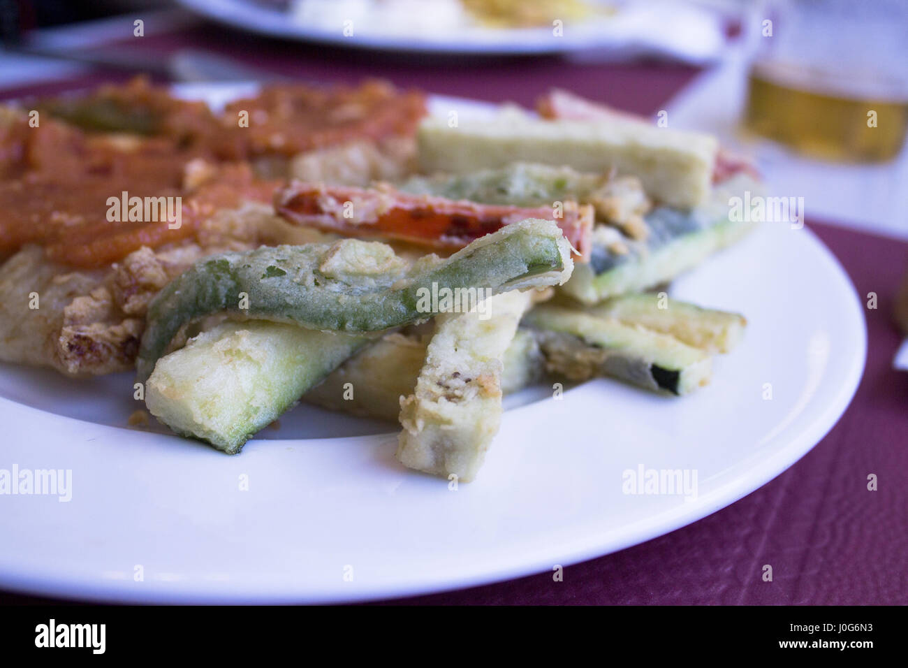 Varietà di alimenti con un alto contenuto di colesterolo Foto Stock