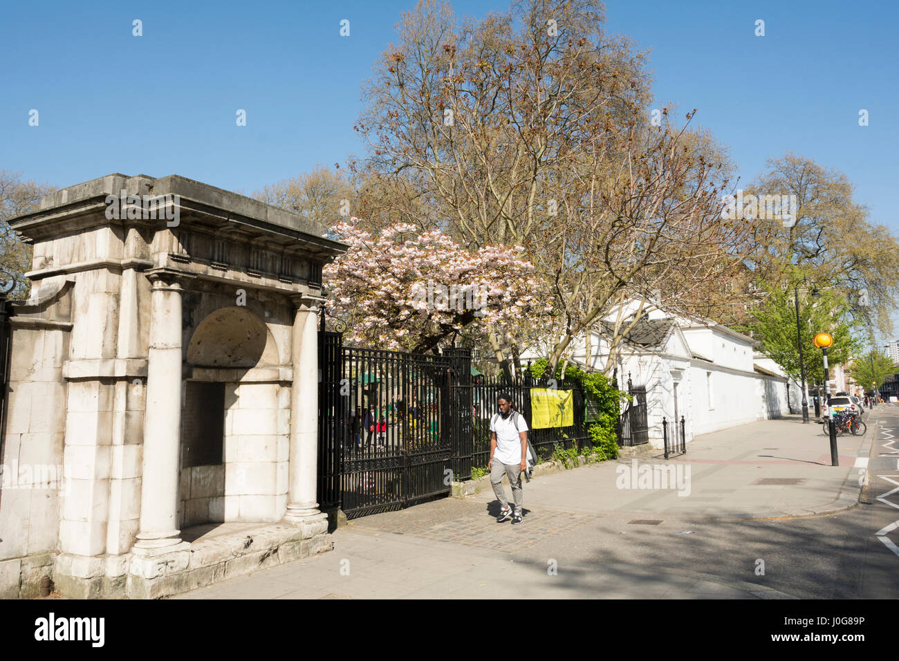 Coram i campi su Guilford Street, Bloomsbury, London, Regno Unito Foto Stock