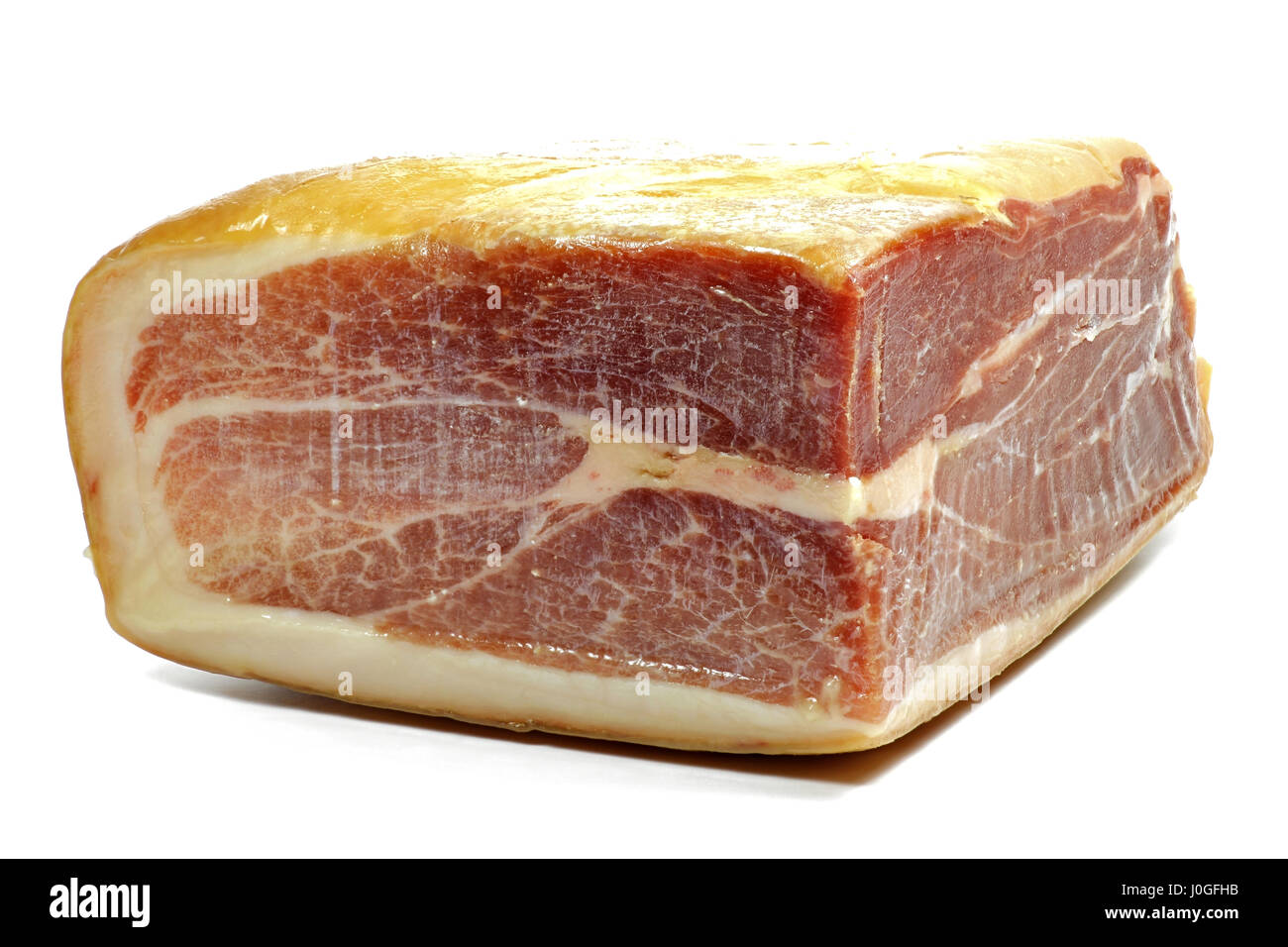 Secco italiano-prosciutto crudo isolati su sfondo bianco Foto Stock