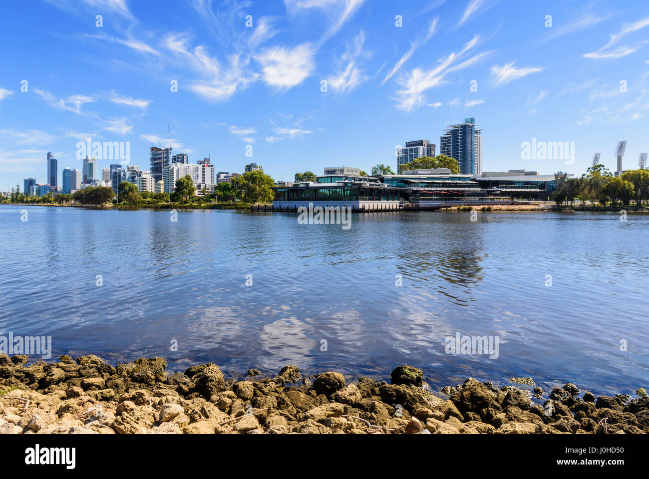 La città di Perth skyline vedute Ku De Ta in sul punto di sviluppo, punto Fraser, Perth, Western Australia Foto Stock