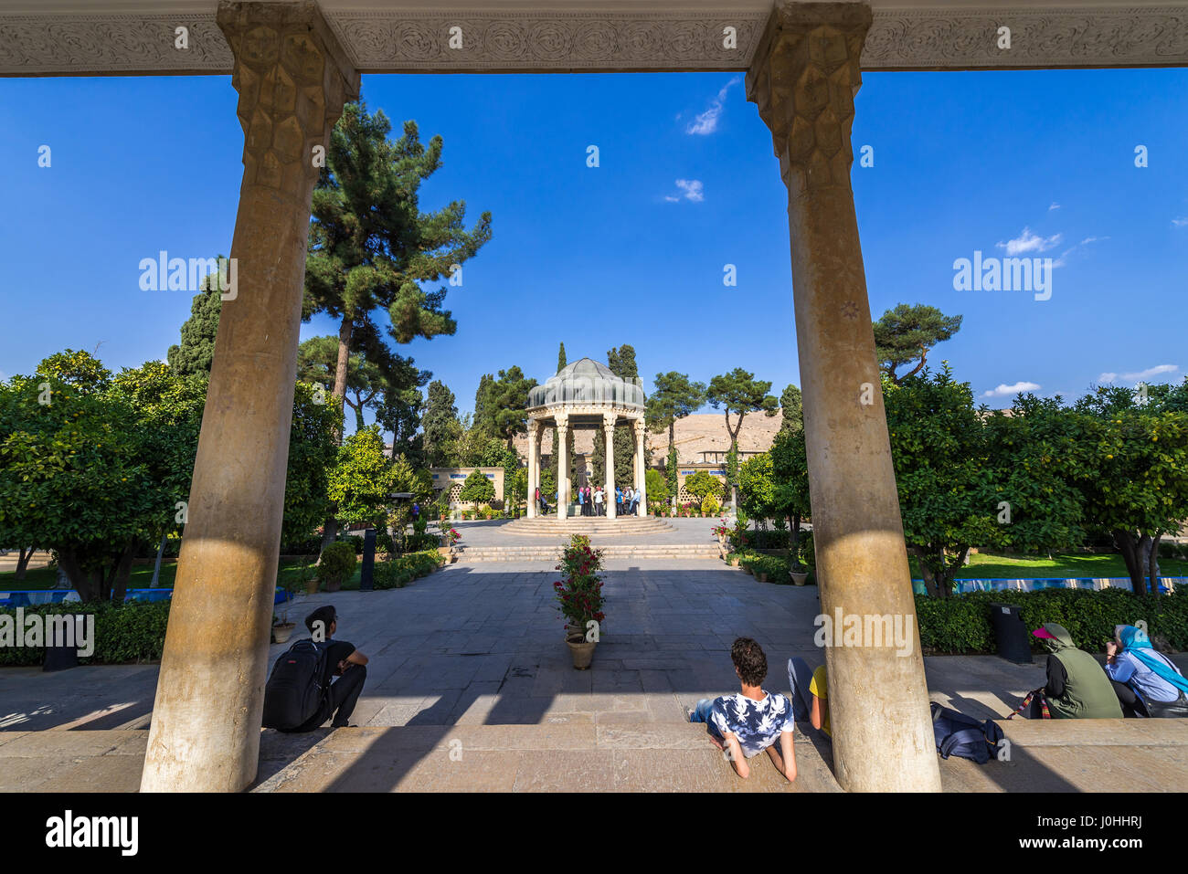 Tomba di Hafez memorial hall chiamato Hafezieh di Shiraz, la capitale della provincia di far in Iran Foto Stock