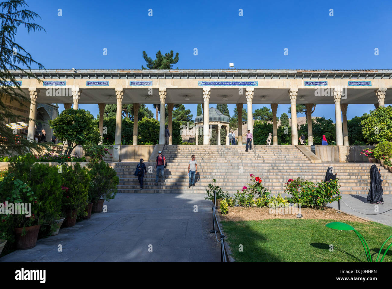 Una delle strutture nella tomba di Hafez memorial hall chiamato Hafezieh di Shiraz, la capitale della provincia di far in Iran Foto Stock