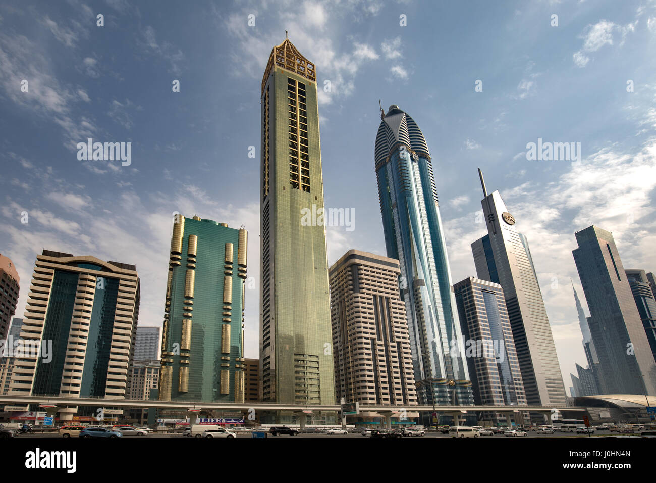 Grattacieli sulla Sheikh Zayed Road, Dubai, UAE Foto Stock