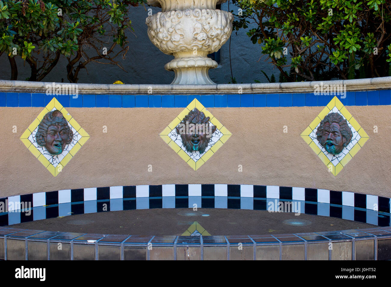 Fontana con tre facce nel parco Foto Stock