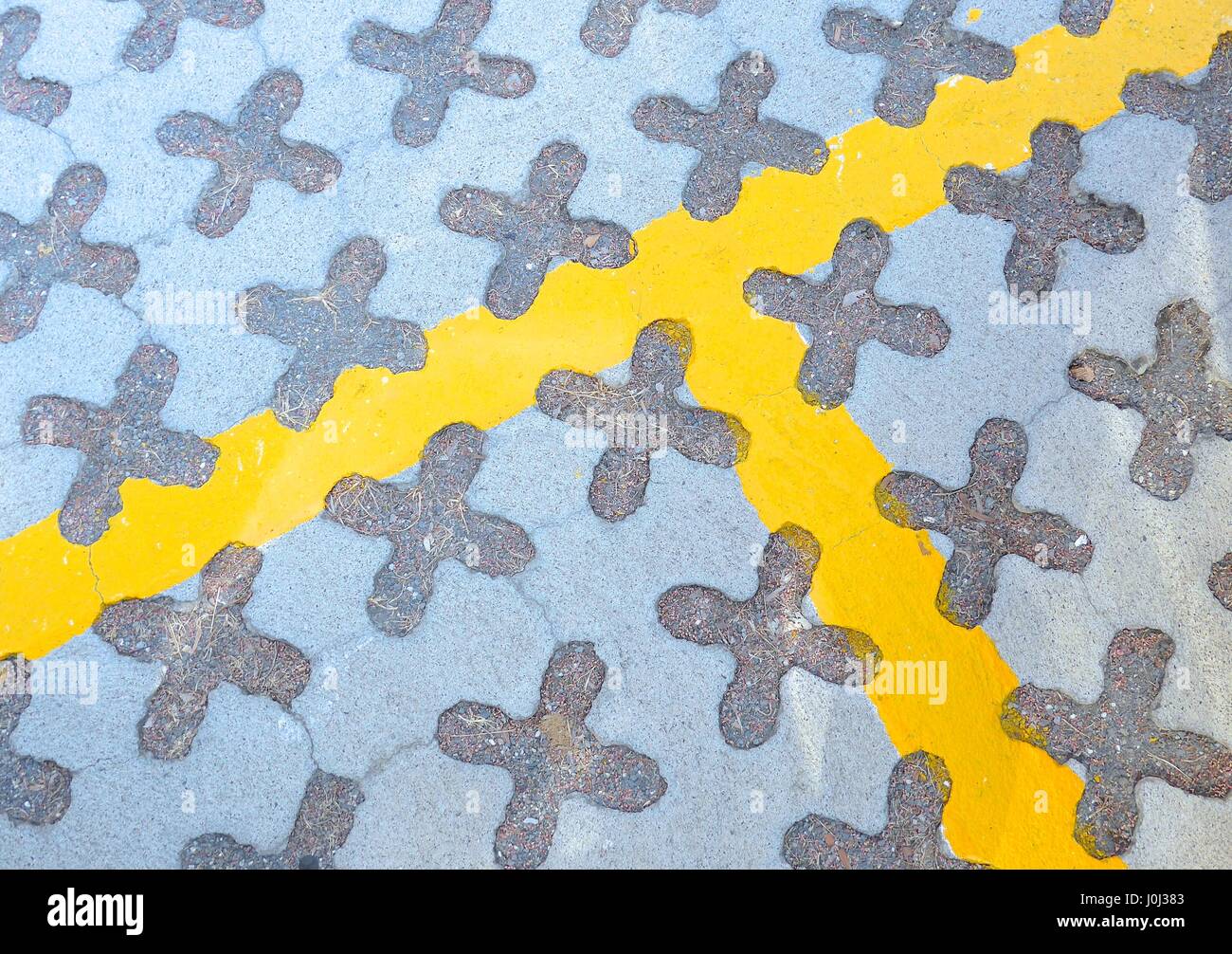 Il marciapiede mattoni closeup in città Foto Stock