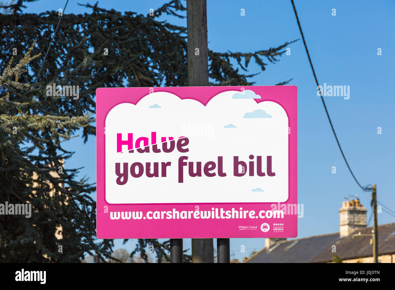 Dimezzare la vostra bolletta del combustibile carsharewiltshire segno a Bradford on Avon, Wiltshire nel mese di aprile Foto Stock