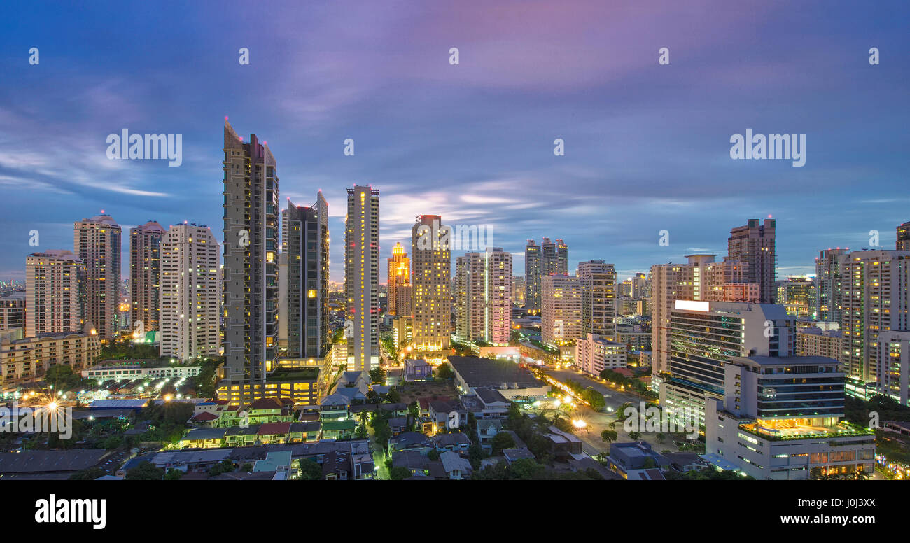 Grattacieli nella città di Bangkok, Thailandia Foto Stock